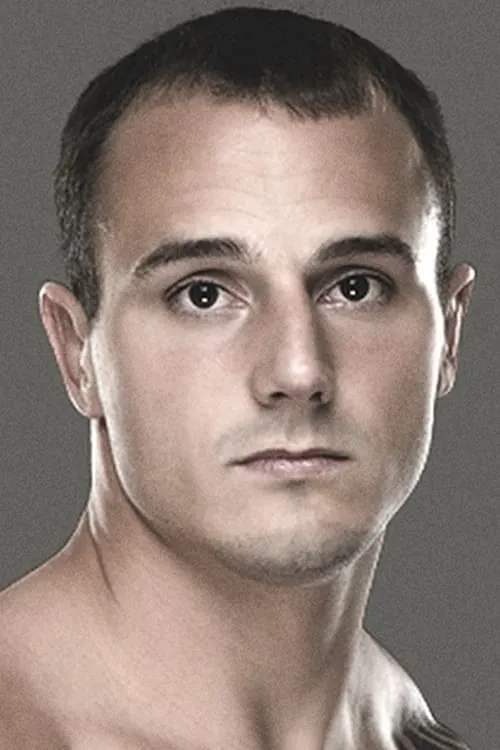 Dakota Cochrane interpretando a Himself