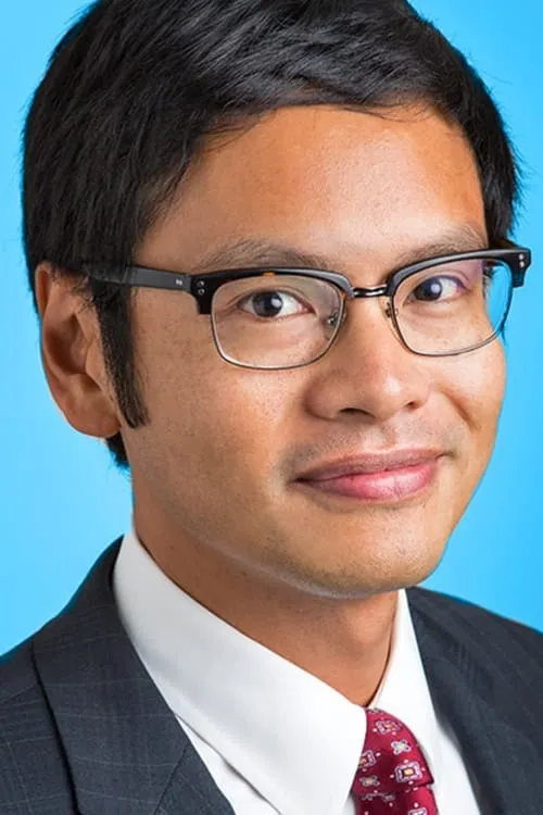 Dale Ho interpretando a Self