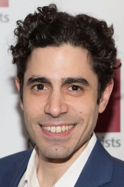 Damon Daunno interpretando a Danny