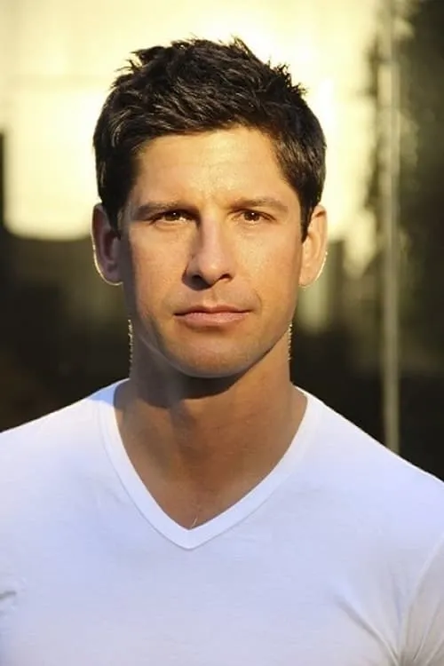 Damon Preston interpretando a Ted