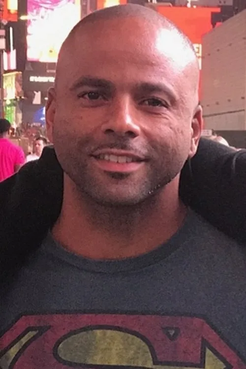 Gavin C. Lewis Sr. ha trabajado con Dan Garcia en 1 ocasiones