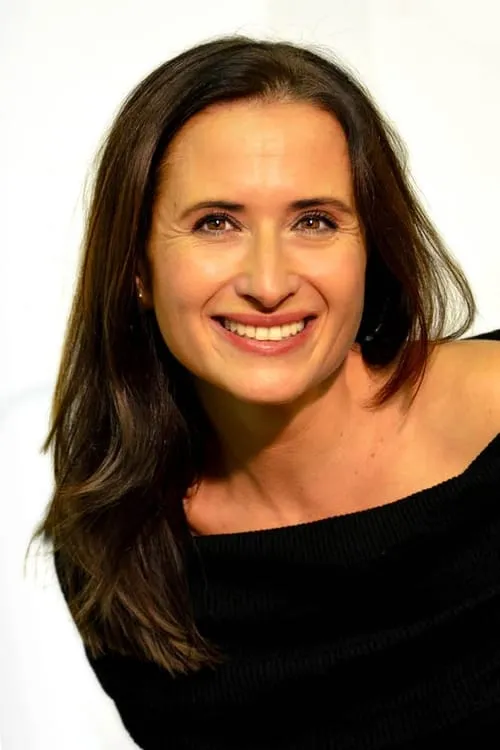 Dana Černá interpretando a Penelope