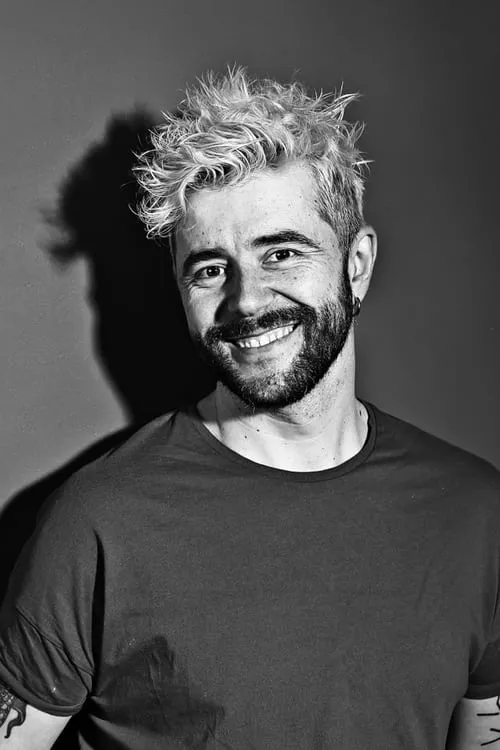 Dani Rovalher interpretando a Fabio