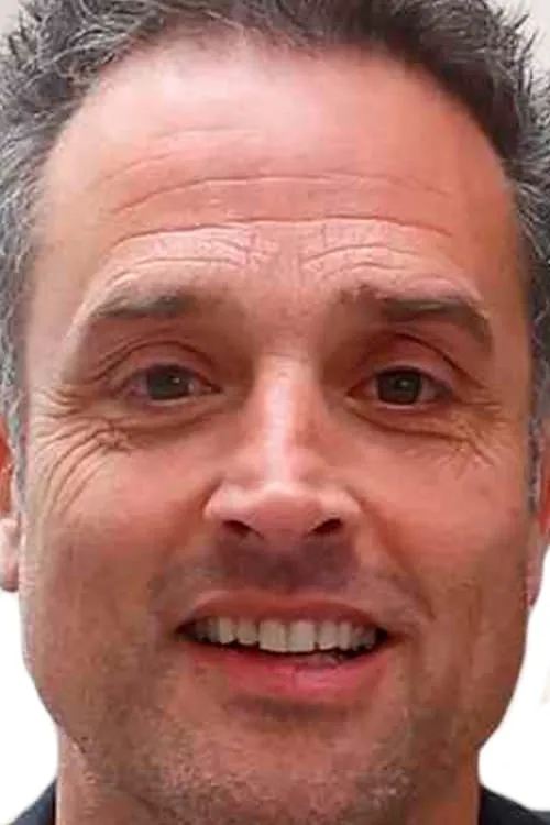 Daniel Guzmán interpretando a Álex