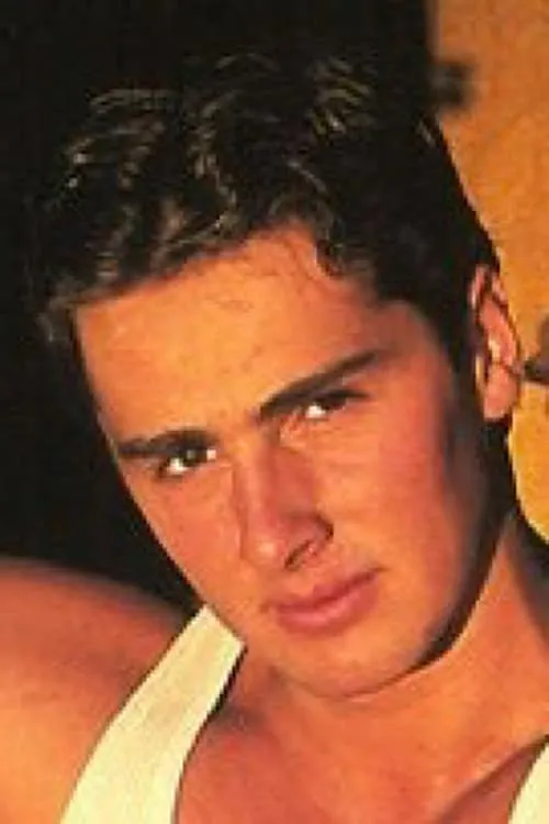 Daniel Istvan interpretando a