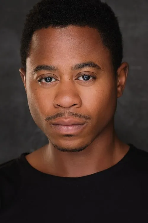 Daniel Kyri interpretando a David