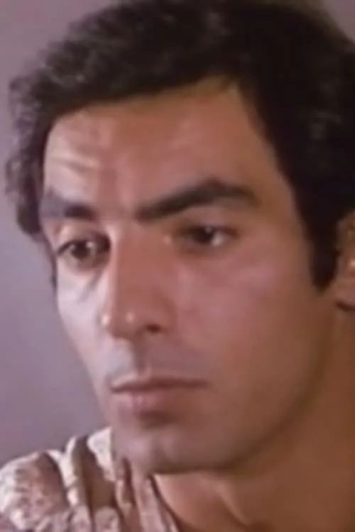 Daniel Trabet interpretando a Mr. Frojac