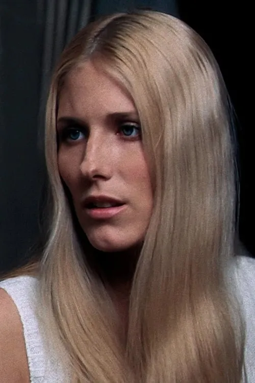 Danielle Ouimet interpretando a Grand-mère