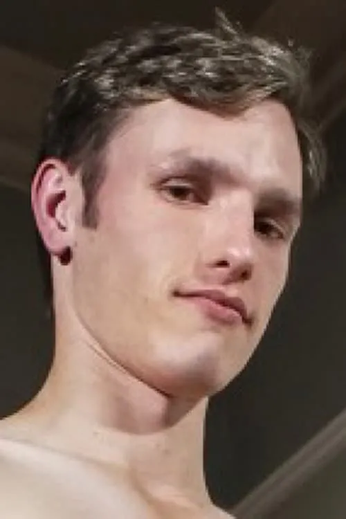 Danny Chase interpretando a