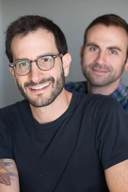 Danny Cymbal interpretando a Barnaby