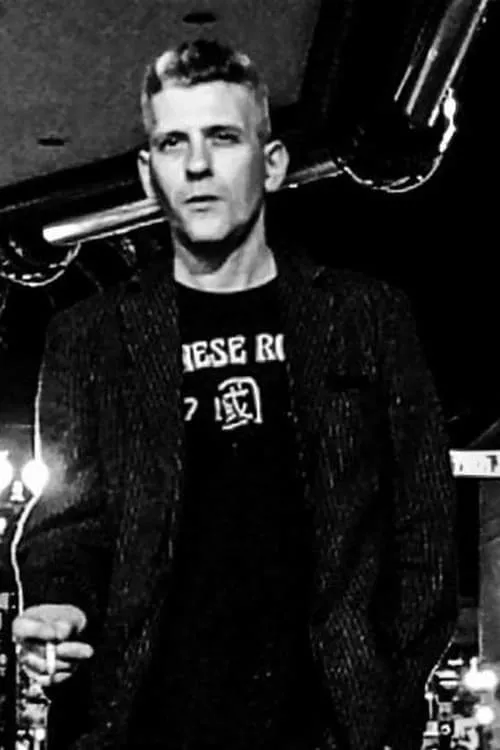 Danny Garcia interpretando a Sal