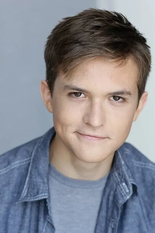 Danny Irizarry interpretando a Little Michael