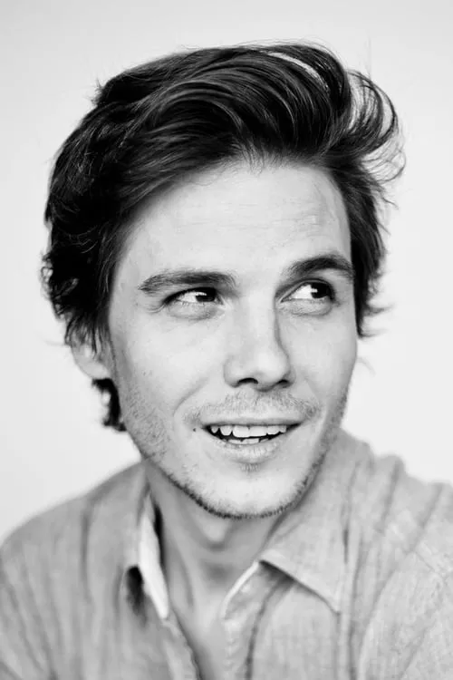 Dany Boudreault interpretando a Carlo