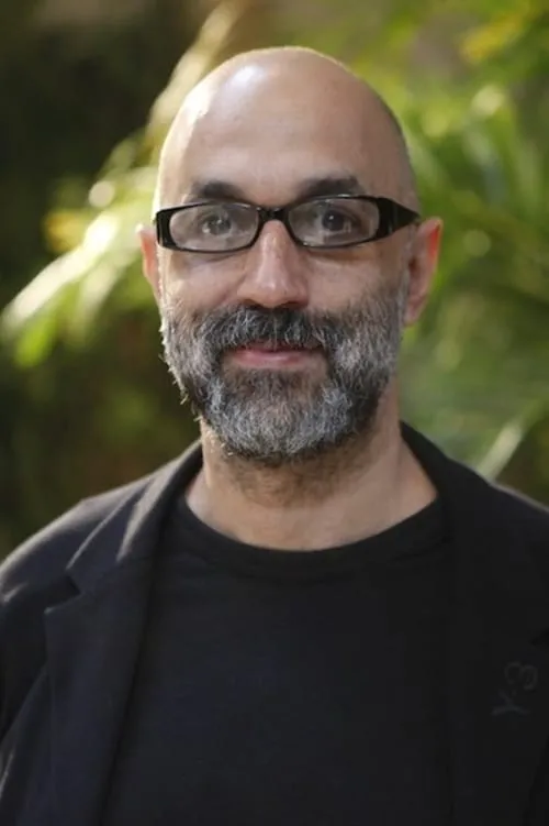 Dany Roland interpretando a Thomas