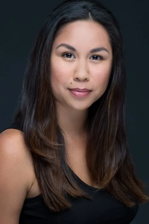 Darcie Mayo interpretando a Assassin