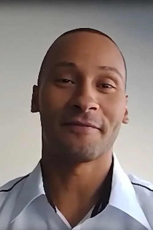 Darin Keith Martin interpretando a Darren