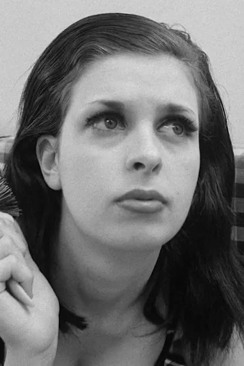 Darlene Bennett interpretando a Stag Film Twin #1