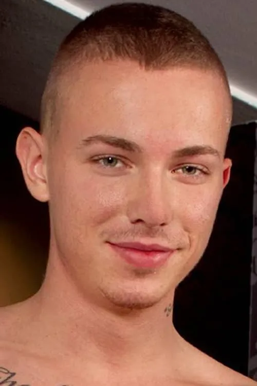 Dave Circus interpretando a (archive footage)