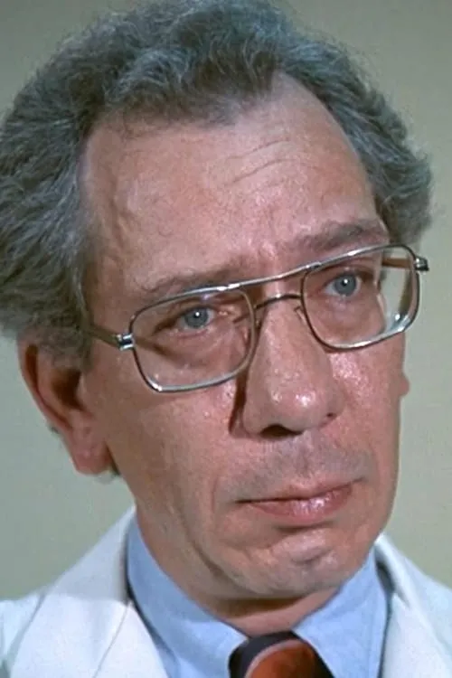 David Byrd interpretando a Archbishop