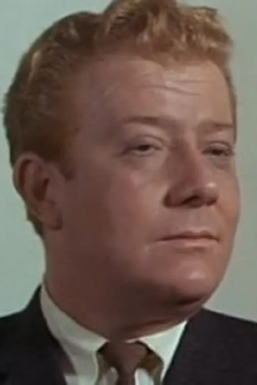 David Carlile interpretando a Perry Forbes