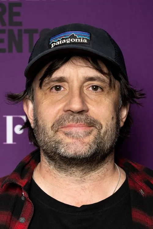 David Earl interpretando a Brian