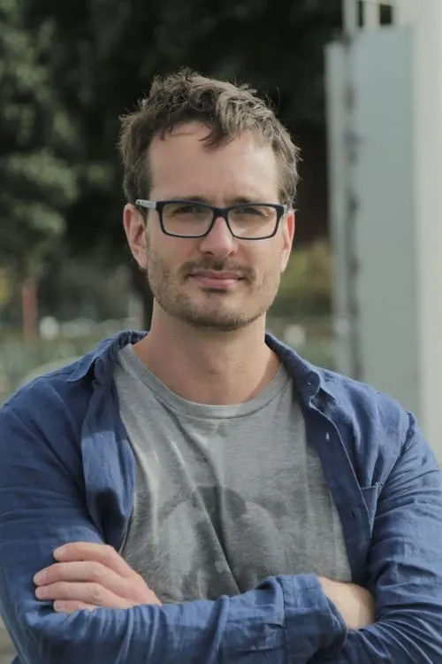 David Farrier interpretando a Himself