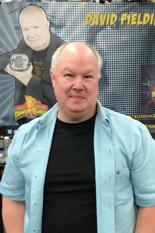 David Fielding interpretando a Dr. Uzuki