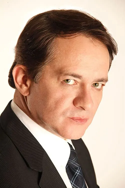 David Guerrero interpretando a The model's boyfriend