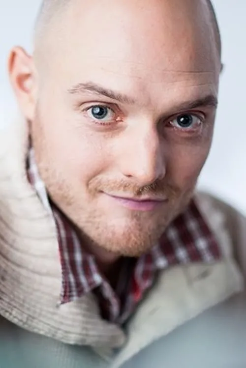 David Haysom interpretando a Barrett Cooper