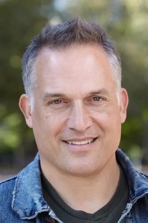 David Lee Russek interpretando a Dom