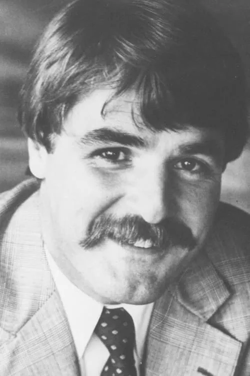 David Macaulay interpretando a Host