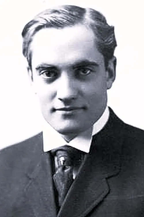 David Proctor interpretando a Colonel Gaunt