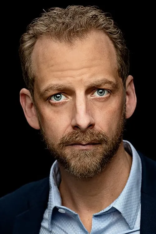 David Rossetti interpretando a Squad Captain