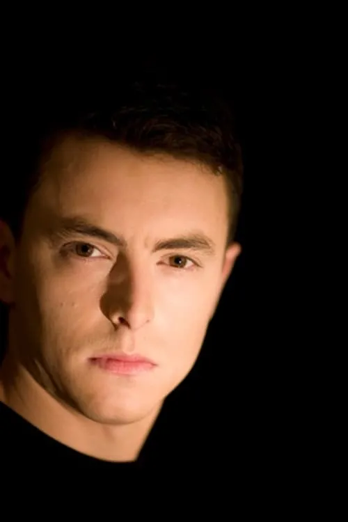 David Smallbone interpretando a Danielle