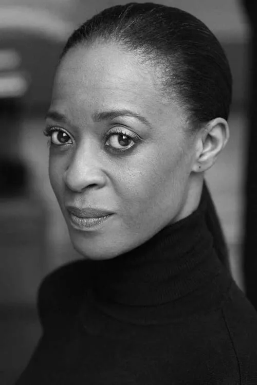 Dawn Hope interpretando a Teacher