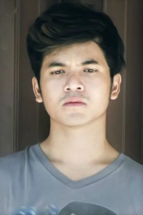 Dayat Simbaia interpretando a 