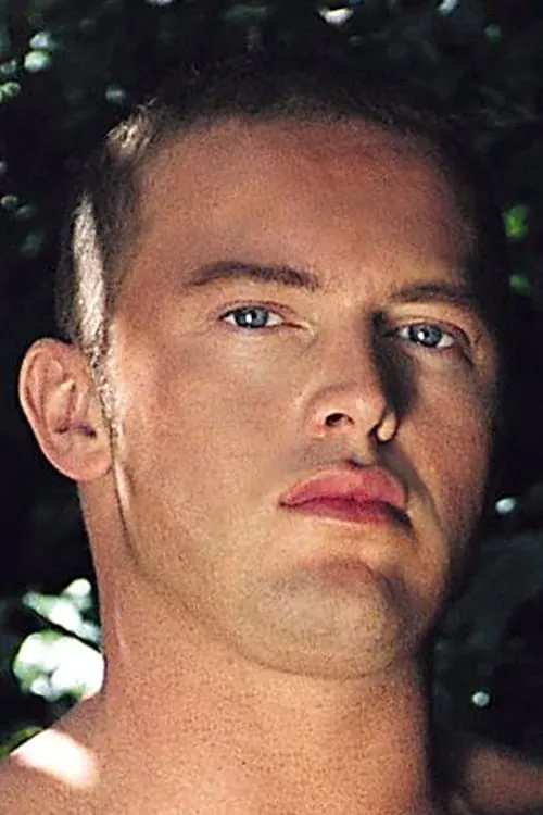 Dean Spencer interpretando a