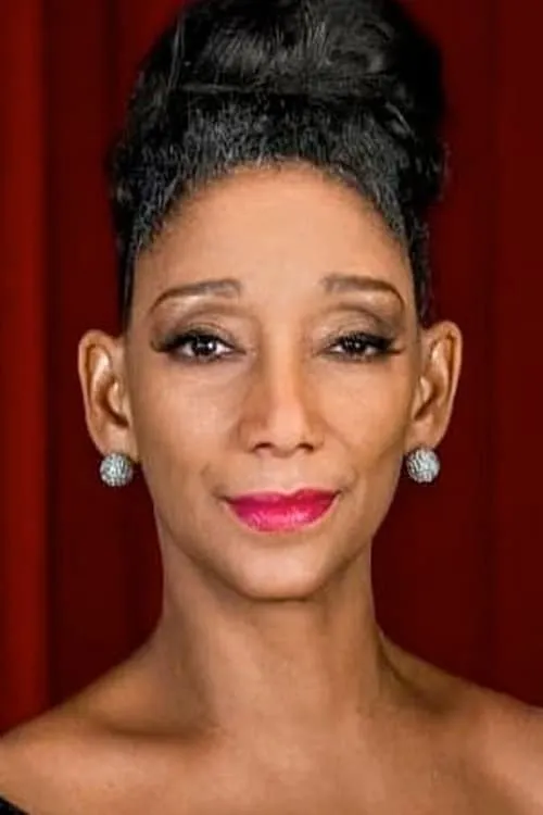 Debbie Sledge interpretando a Self