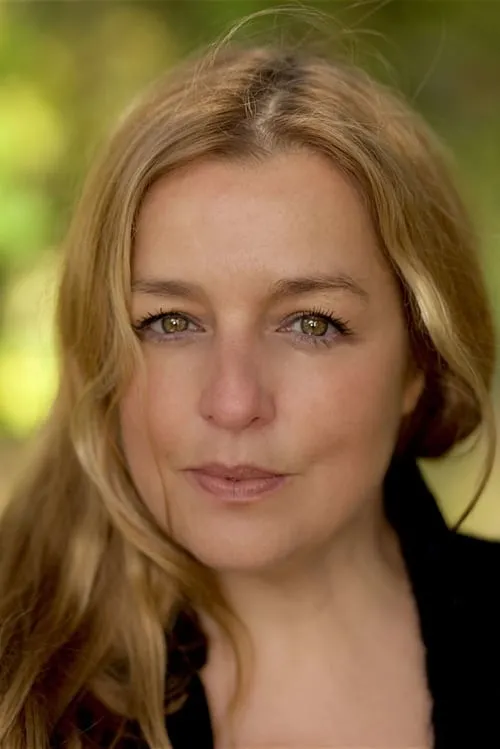 Sally Sumola ha trabajado con Deborah Wiseman en 1 ocasiones