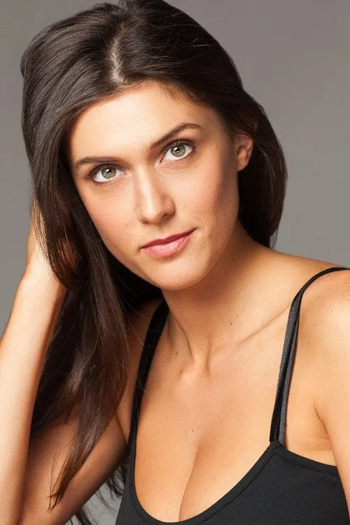 Debra Ades interpretando a Debra