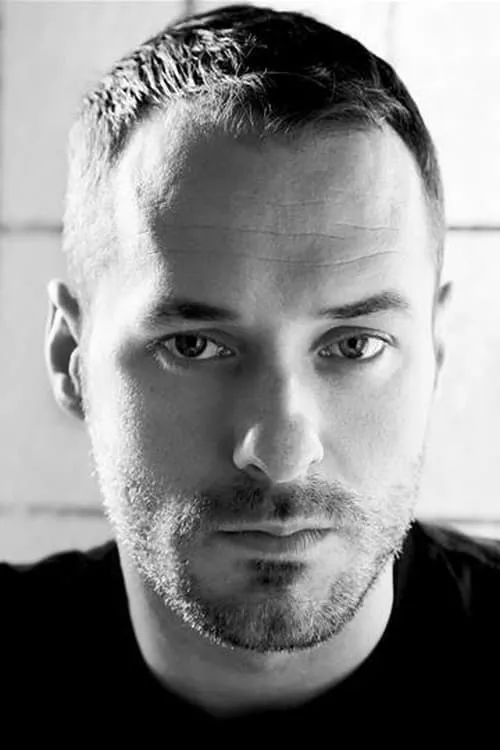 Stark Sands ha trabajado con Declan Bennett en 2 ocasiones