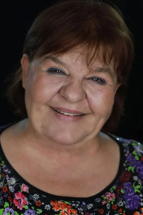 Defne Yalnız — personaje: Recebiye