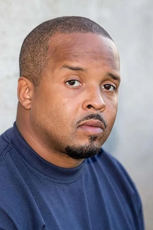 Khujo ha trabajado con DeJuan Guy en 1 ocasiones