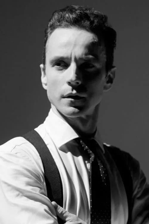 Denis Medvedev interpretando a Gamache