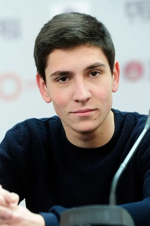 Denis Murić interpretando a Baskim