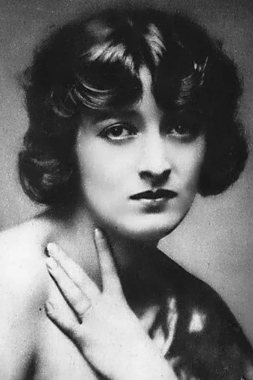 Denise Legeay interpretando a