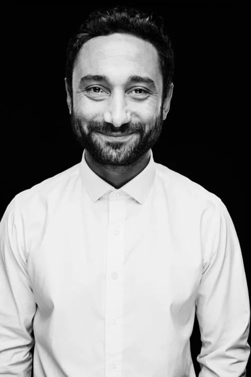 Deniz Cooper interpretando a Musa