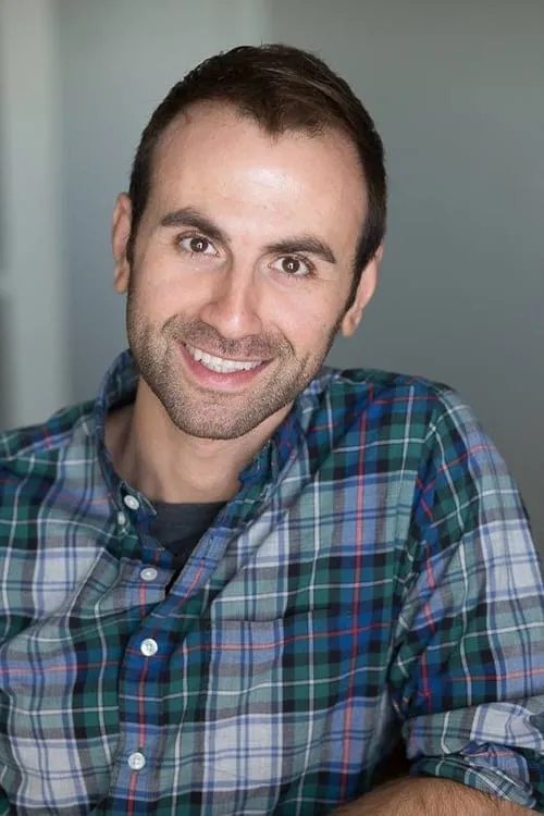 Dennis Curlett interpretando a Copper