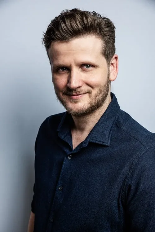 Luca Verhoeven ha trabajado con Dennis Gansel en 1 ocasiones