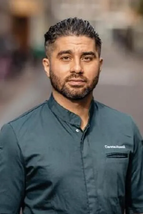 Dennis Huwaë — personaje: Self - Chef